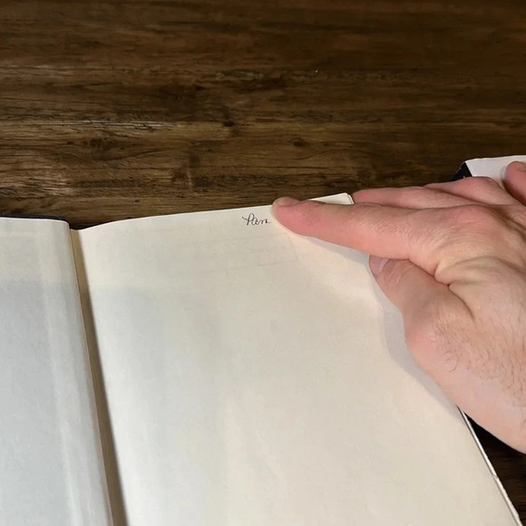 Nicholas Sparks Best Selling Author Bundle of 4 Books (2 Hardback 2 Softcover) - Picture 10 of 16